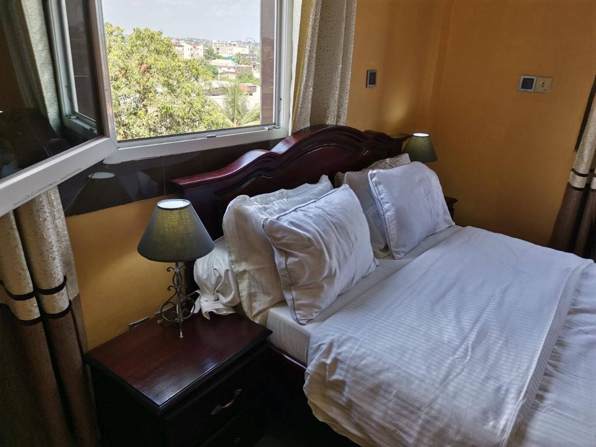 Residence Hoteliere Mb-202 C Дуала Екстериор снимка