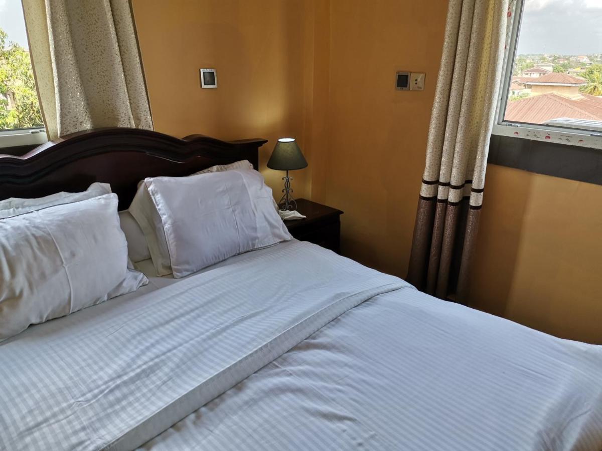 Residence Hoteliere Mb-202 C Дуала Екстериор снимка