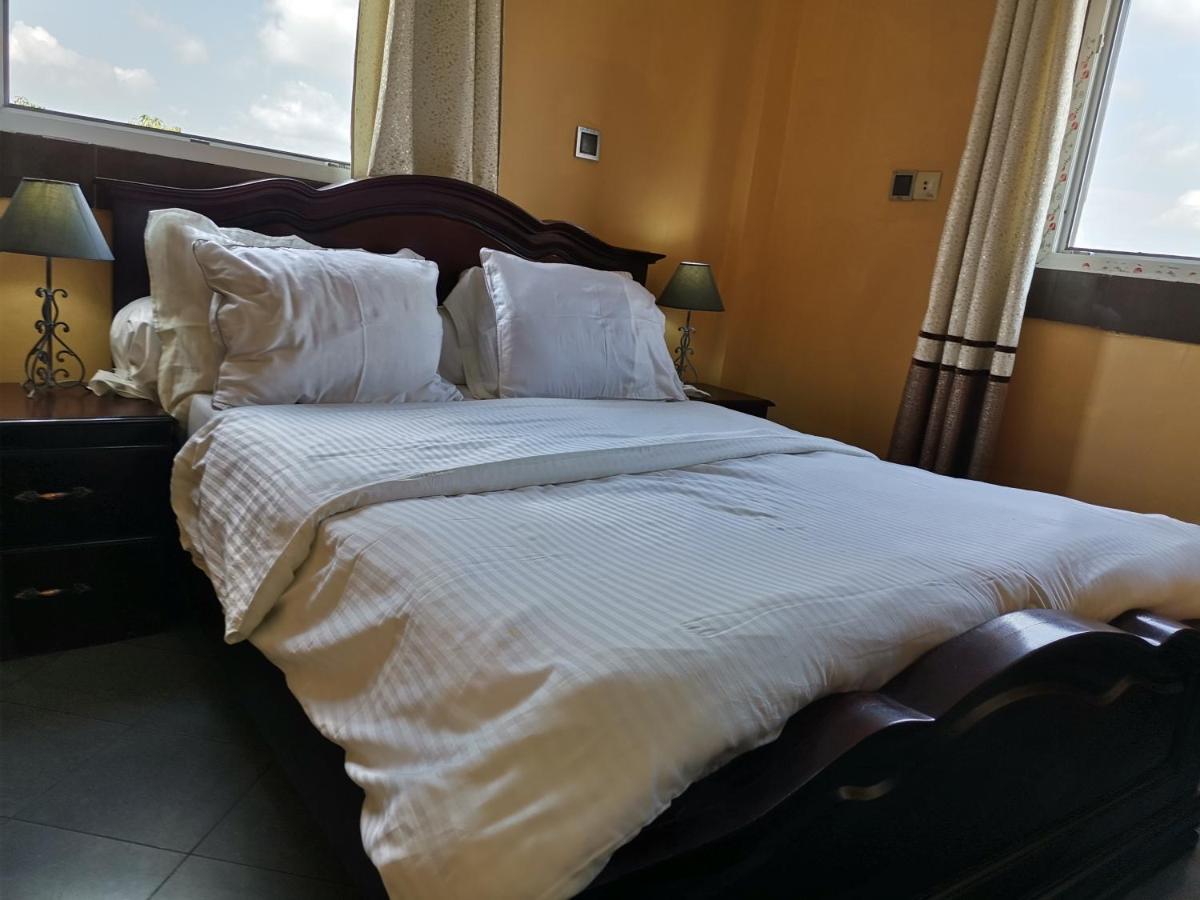 Residence Hoteliere Mb-202 C Дуала Екстериор снимка