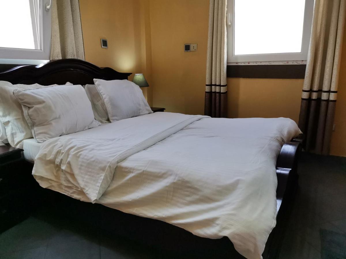 Residence Hoteliere Mb-202 C Дуала Екстериор снимка
