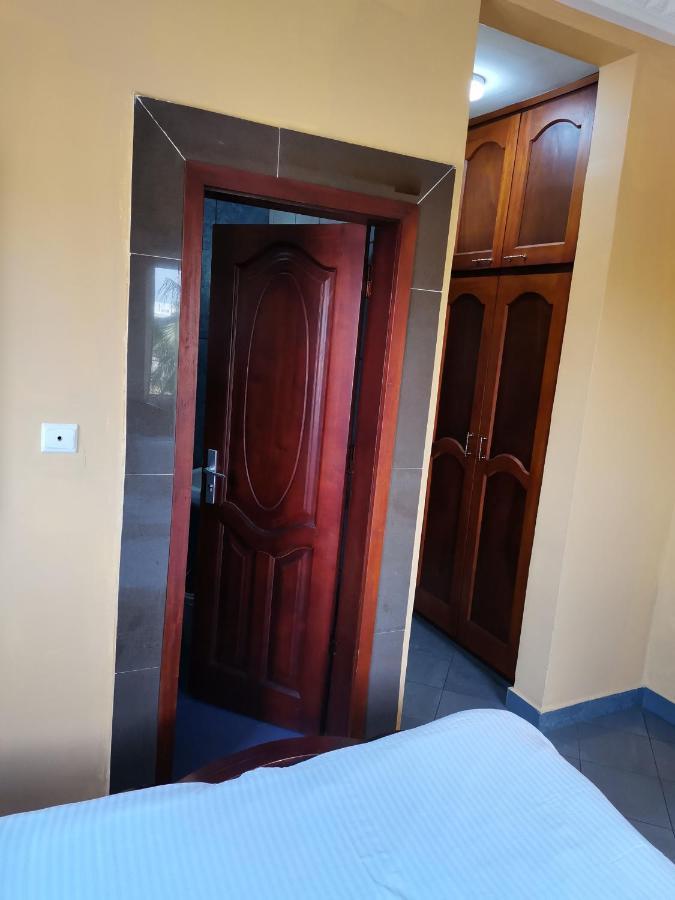 Residence Hoteliere Mb-202 C Дуала Екстериор снимка