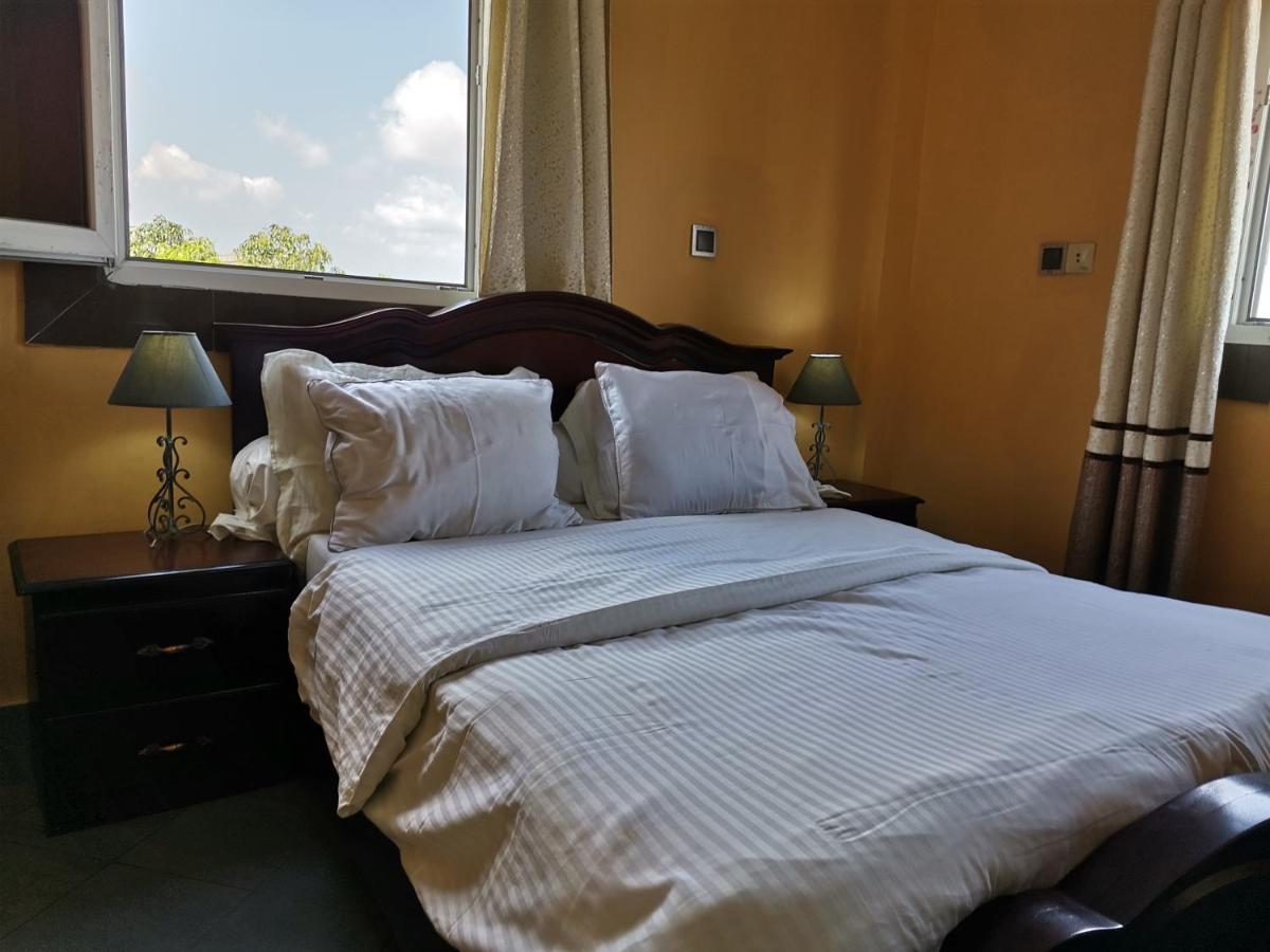 Residence Hoteliere Mb-202 C Дуала Екстериор снимка