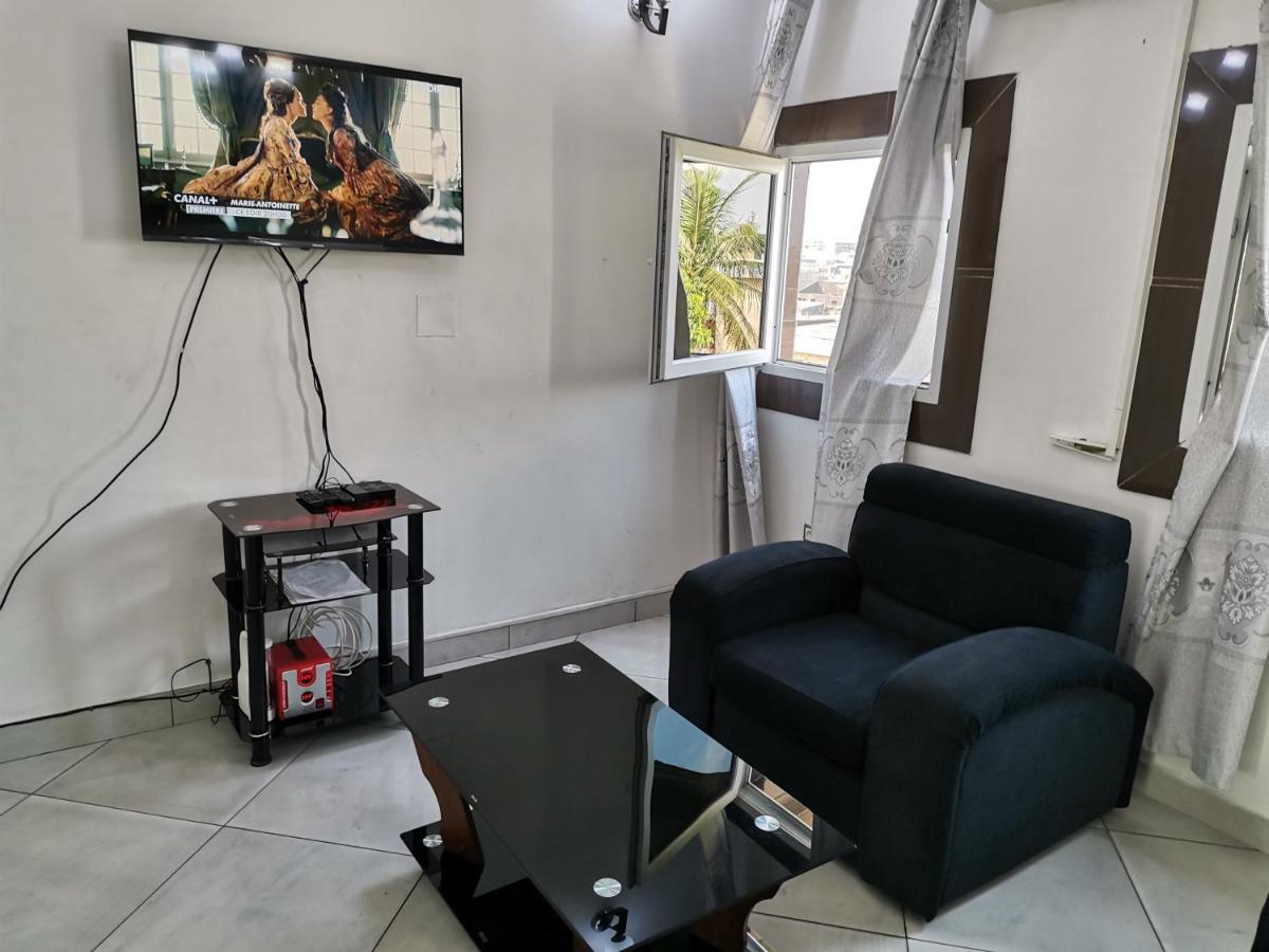 Residence Hoteliere Mb-202 C Дуала Екстериор снимка