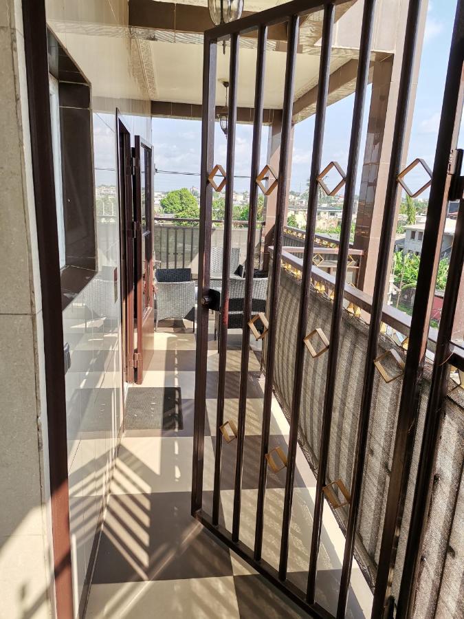 Residence Hoteliere Mb-202 C Дуала Екстериор снимка